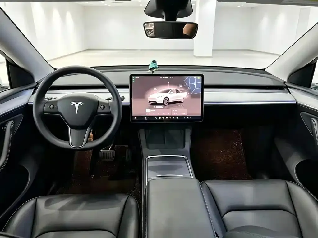 Tesla Model Y — фото 5