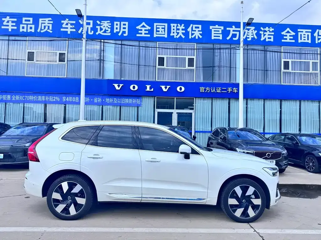 Volvo XC60 PHEV — фото 2
