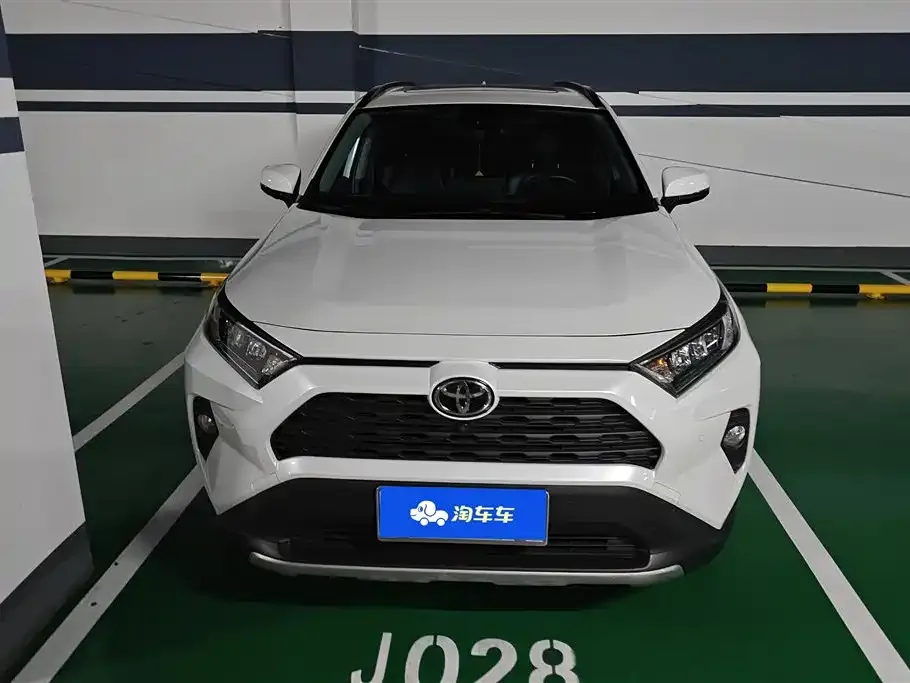 Toyota RAV4 — фото 9
