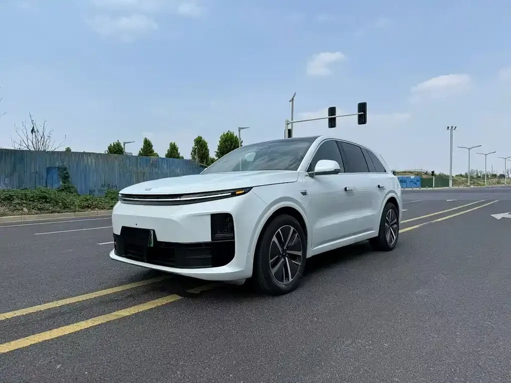Li Auto L6