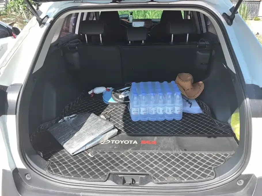 Toyota RAV4 — фото 5