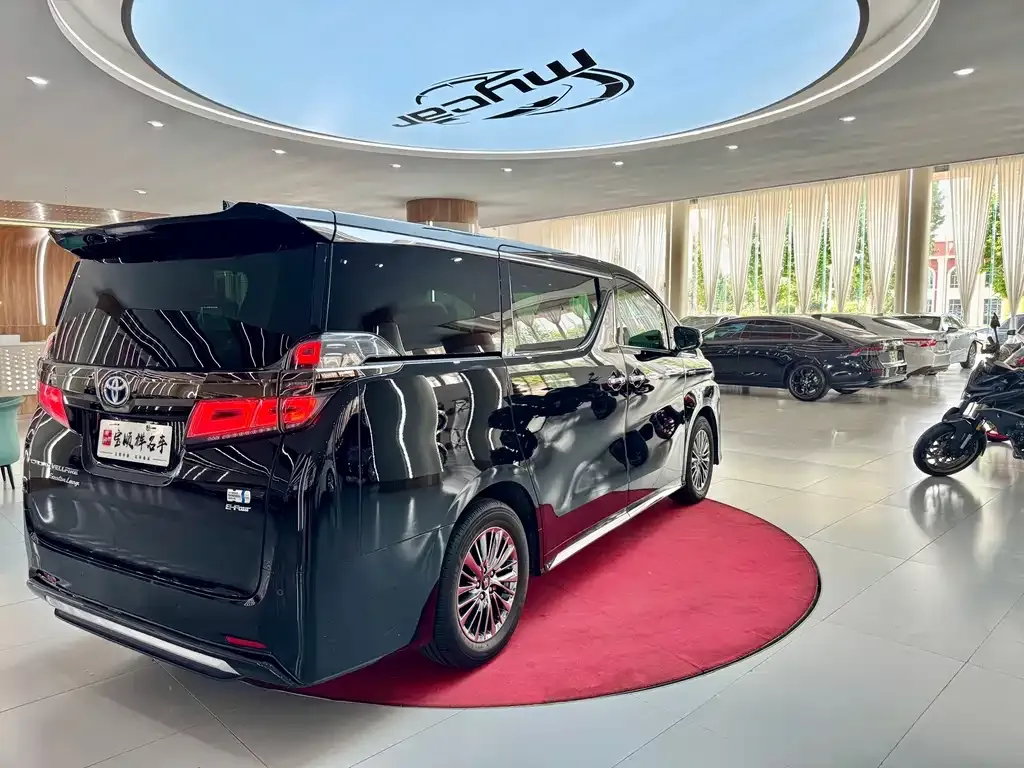 Toyota Vellfire — фото 10