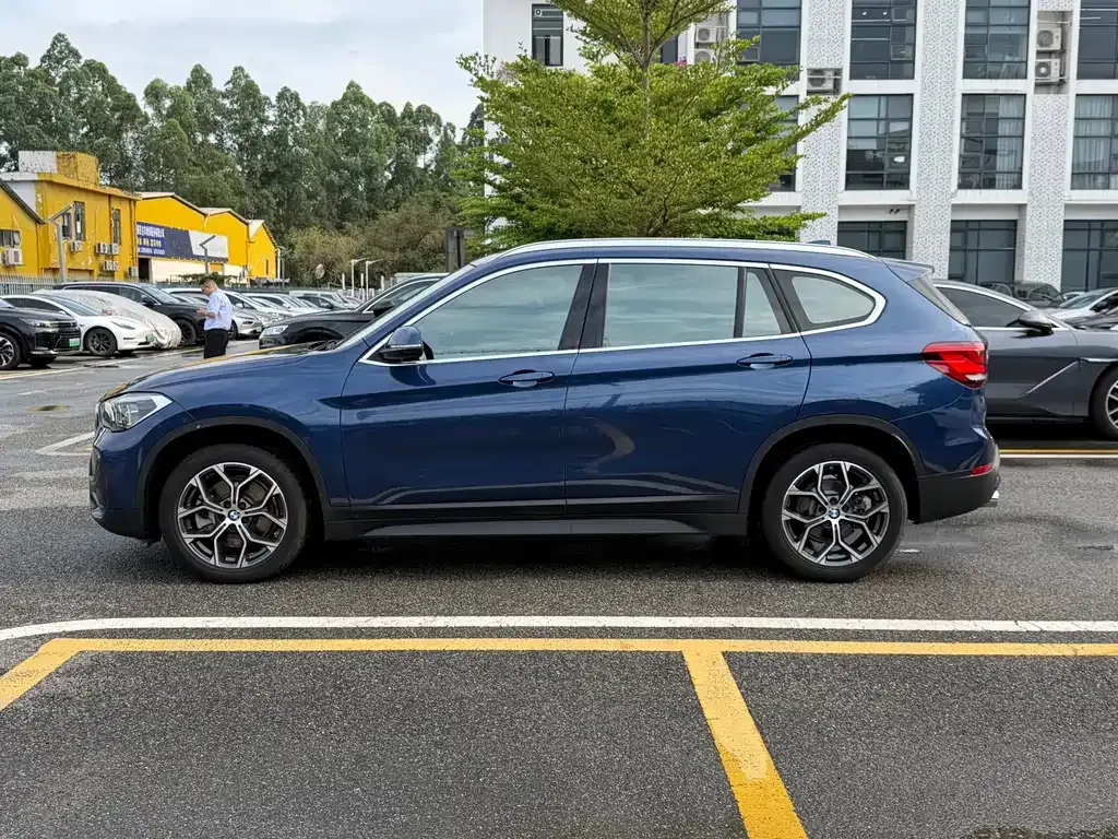 BMW X1 — фото 5