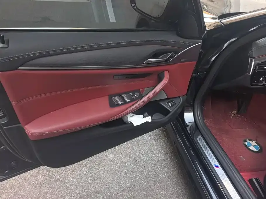 BMW 5 Series — фото 10