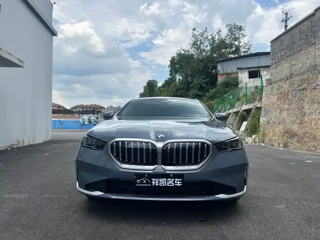 BMW 5 Series — фото 2