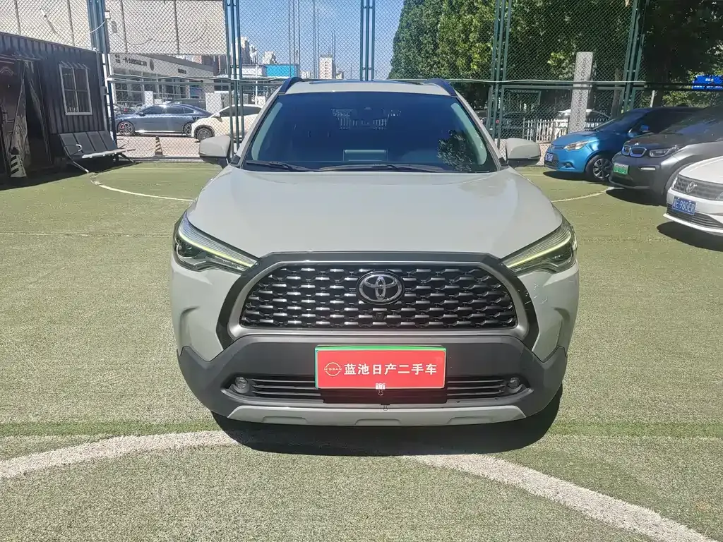 Toyota Corolla Cross — фото 1