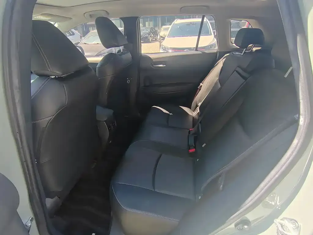 Toyota Corolla Cross — фото 9