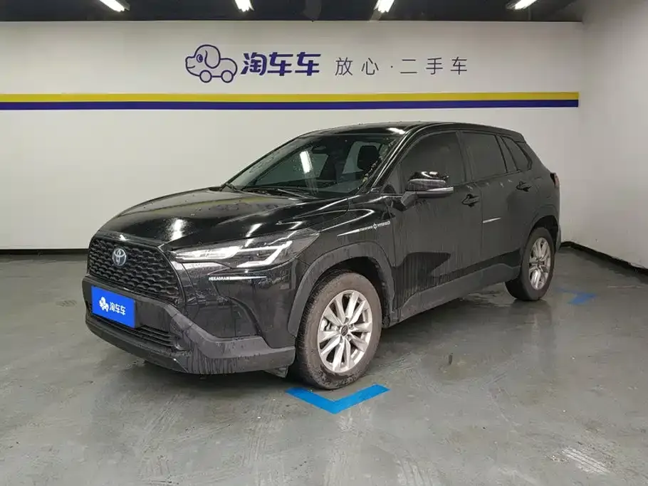 Toyota Corolla Cross — фото 1
