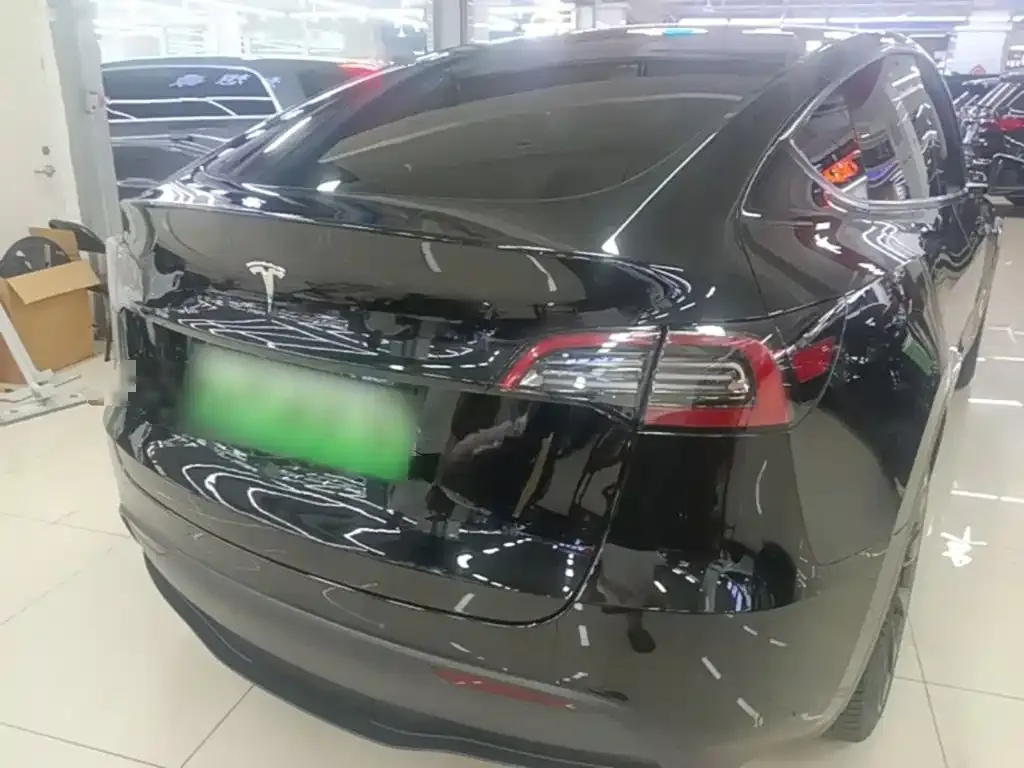 Tesla Model Y — фото 3
