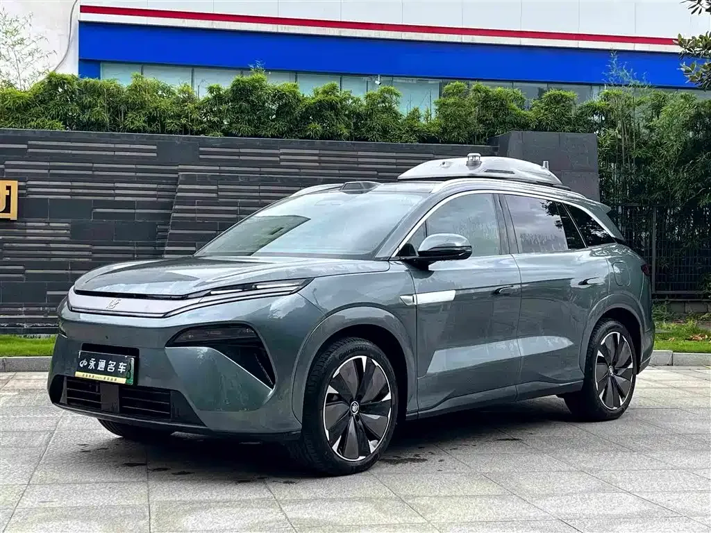 BYD Tang L — фото 1