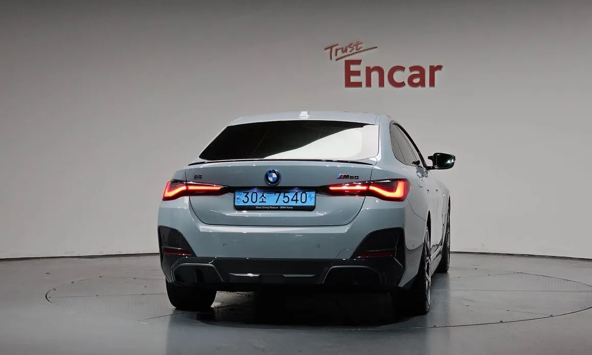 BMW i4 — фото 3