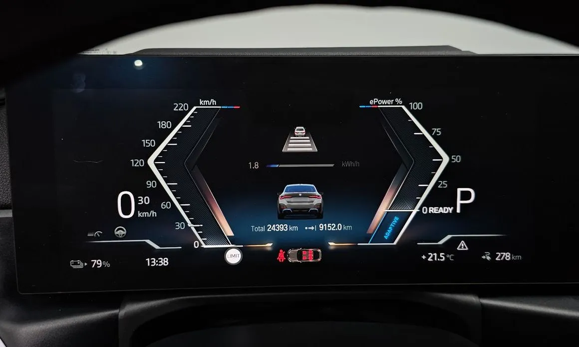 BMW i4 — фото 9
