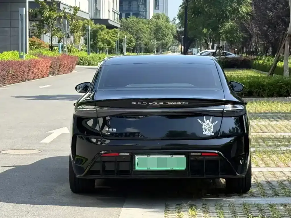 BYD Seal — фото 2