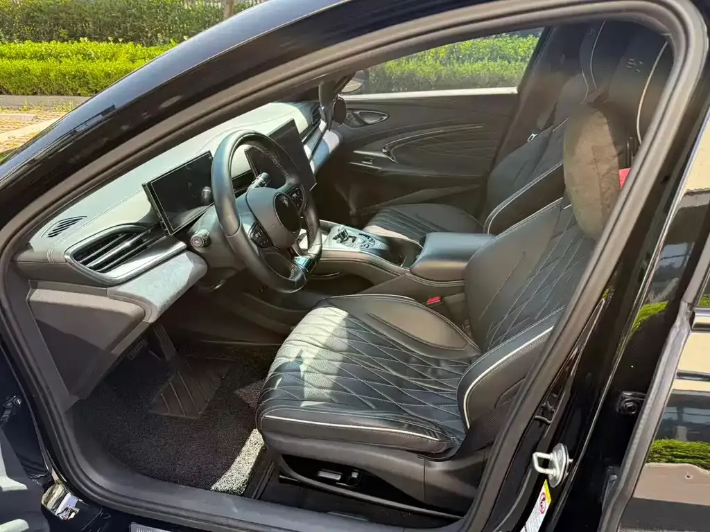 BYD Seal — фото 4