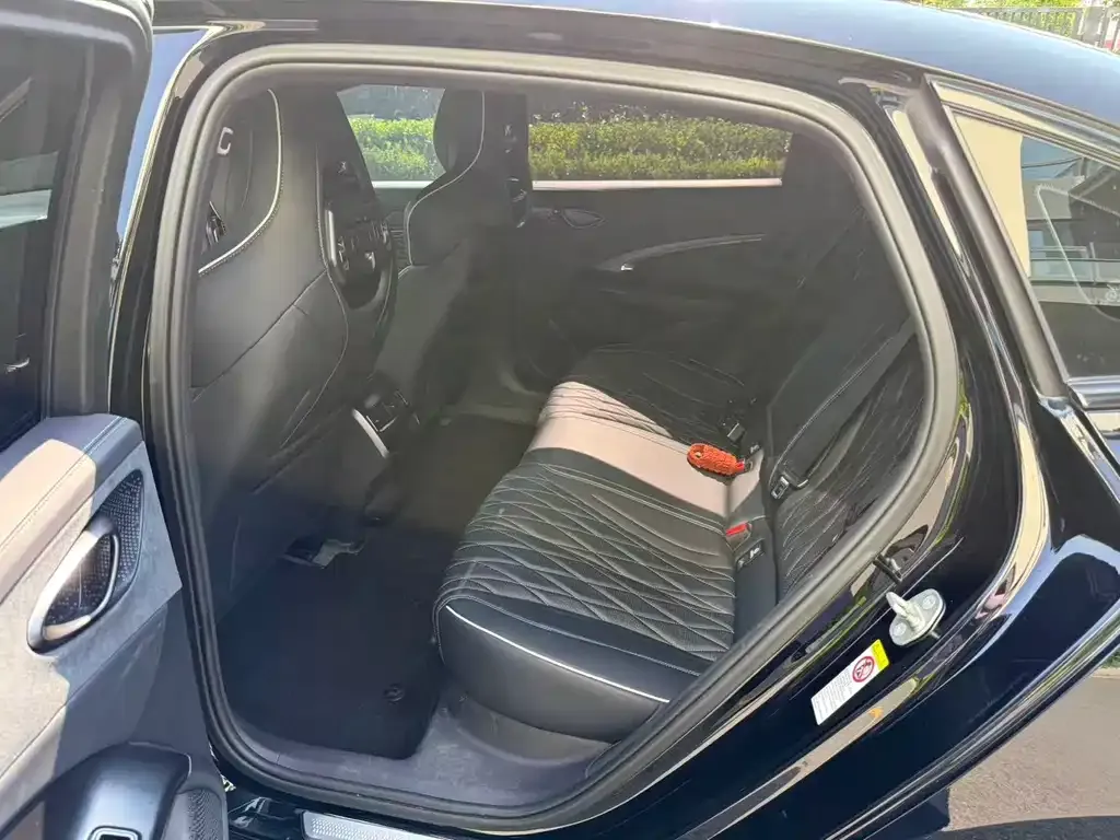 BYD Seal — фото 3