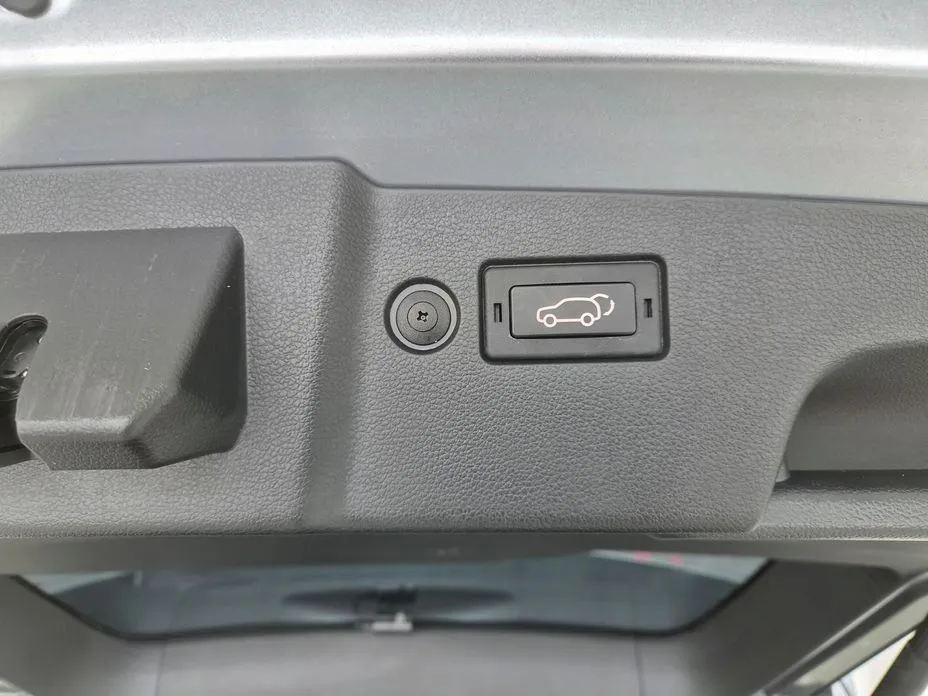 KG Mobility (Ssangyong) Torres — фото 9