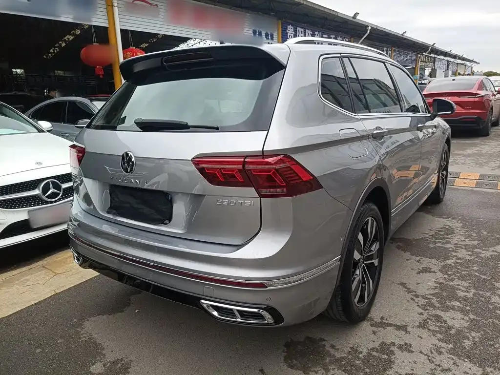 Volkswagen Tiguan L — фото 10