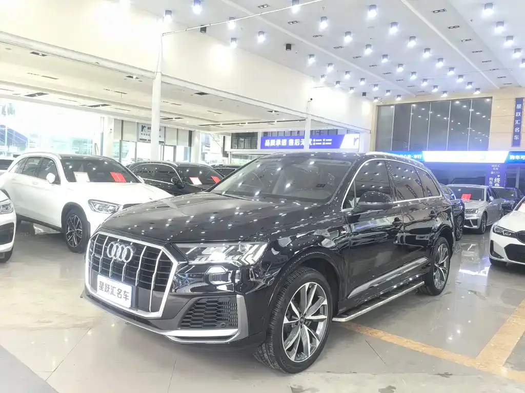 Audi Q7 — фото 1