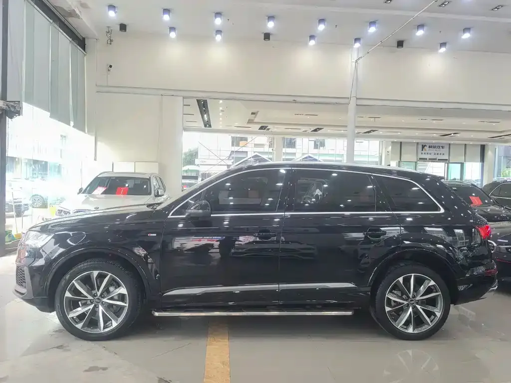 Audi Q7 — фото 7
