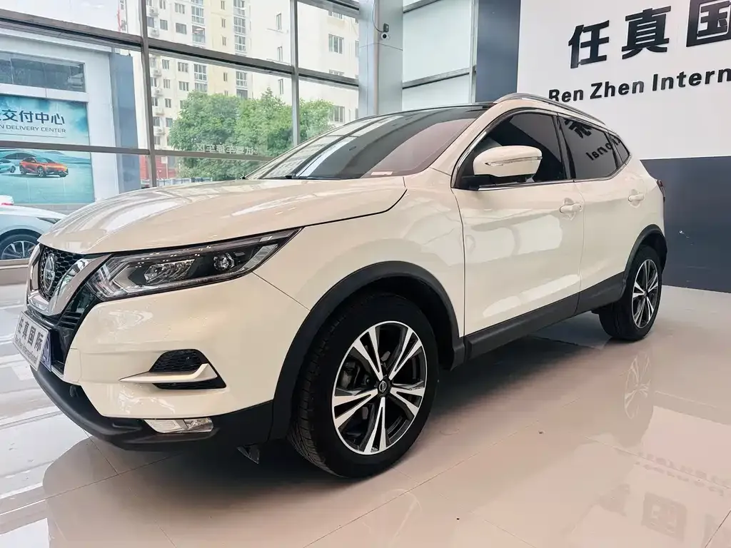Nissan Qashqai — фото 1