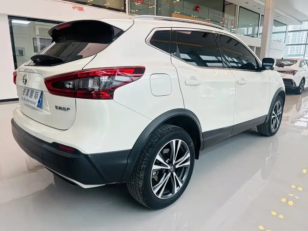 Nissan Qashqai — фото 6