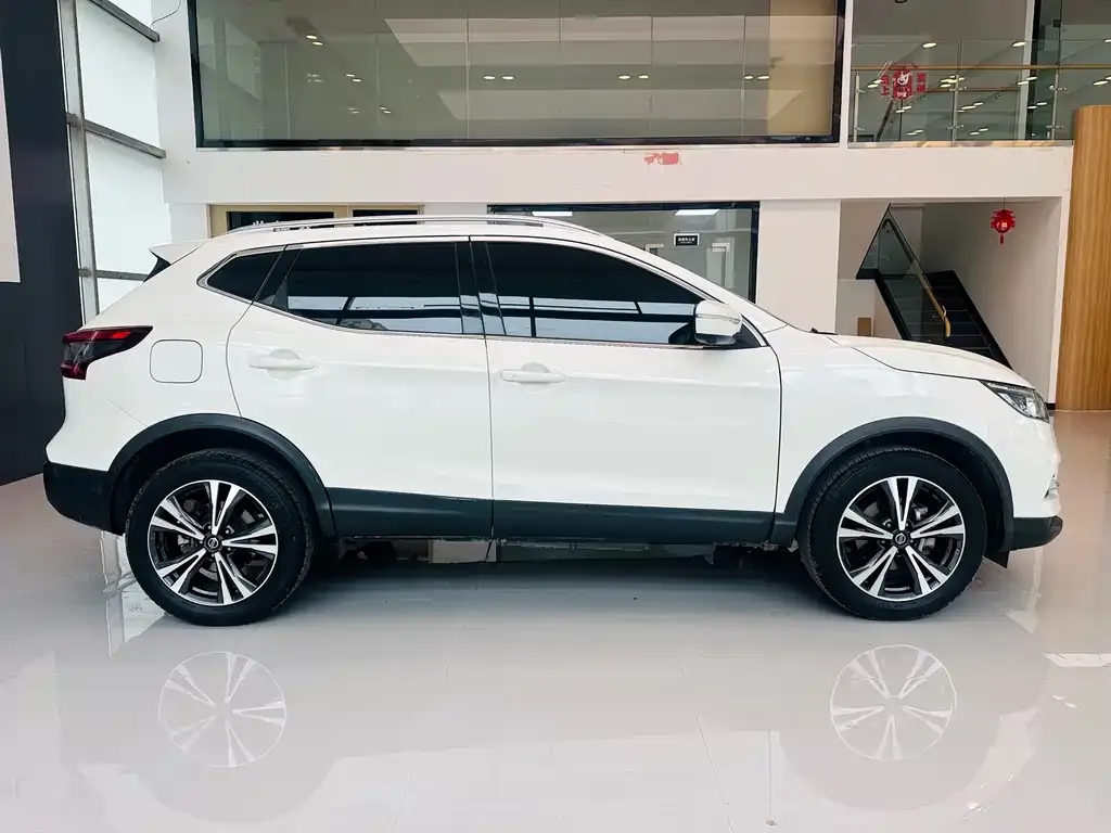 Nissan Qashqai — фото 4