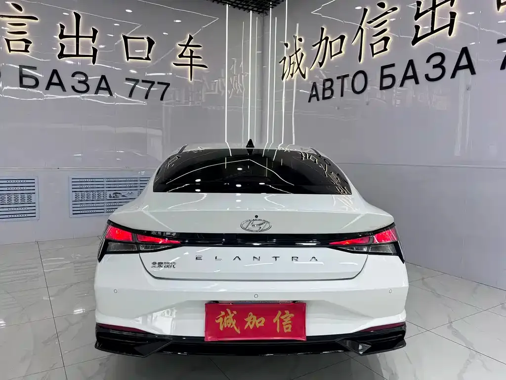 Hyundai Elantra — фото 3