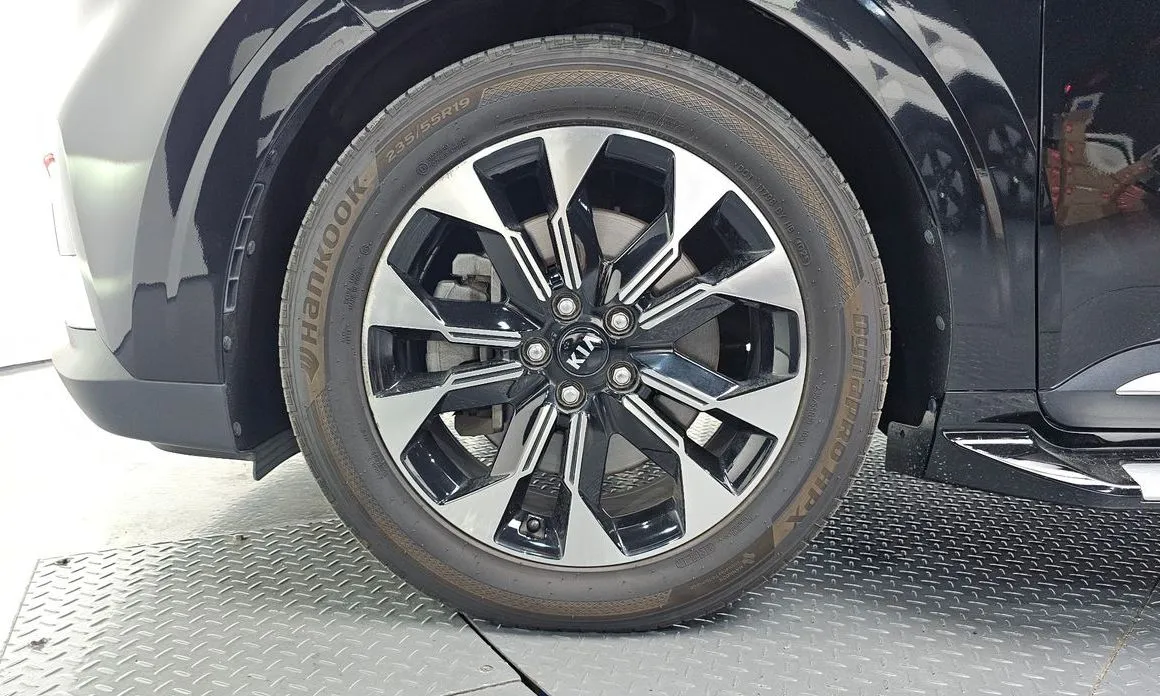 Kia Carnival — фото 10