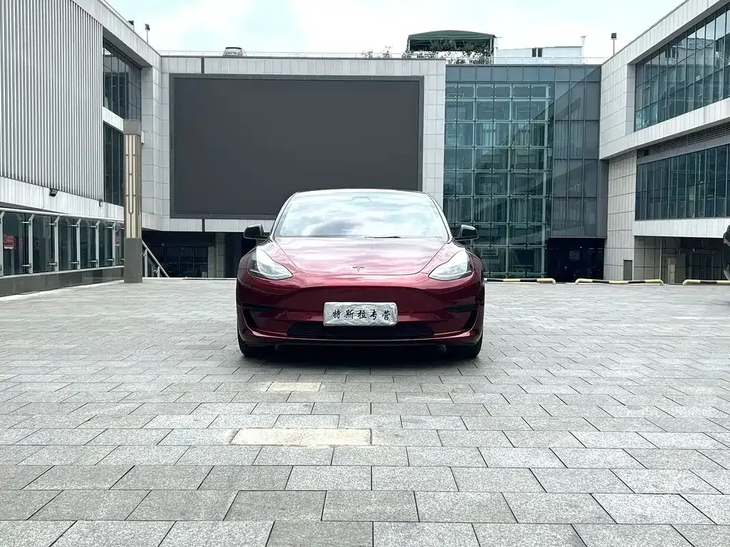 Tesla Model 3 — фото 5