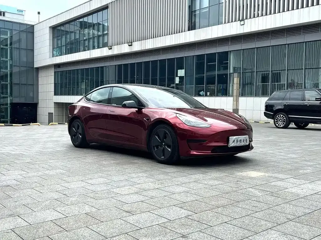 Tesla Model 3 — фото 6