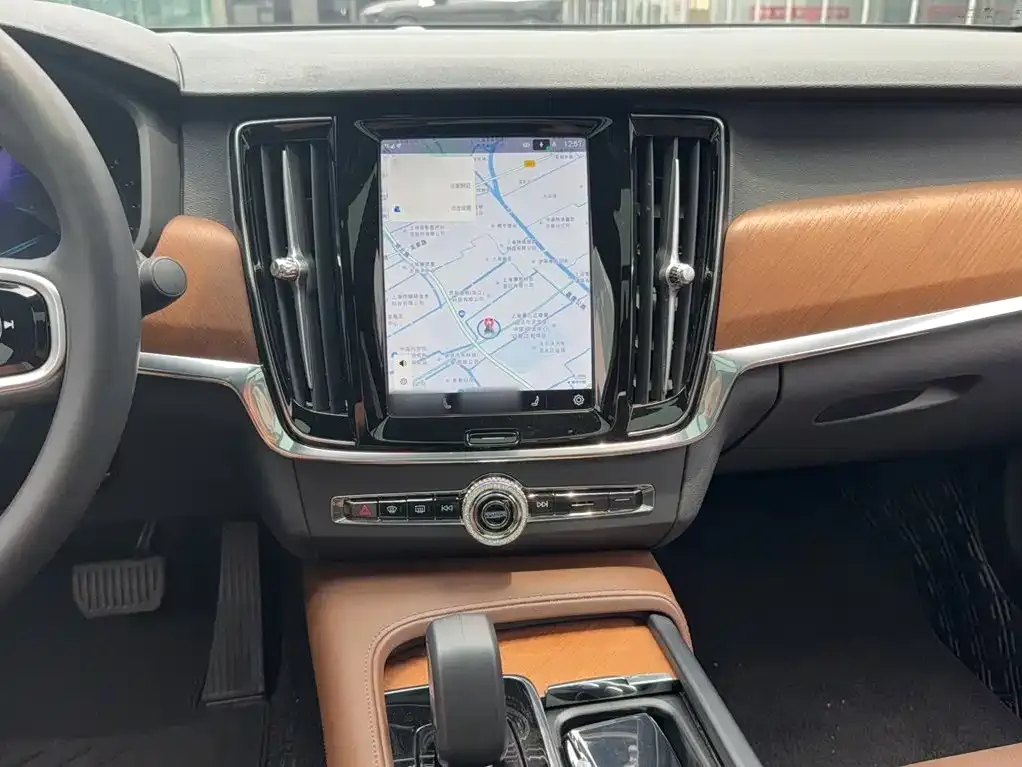 Volvo S90 — фото 9