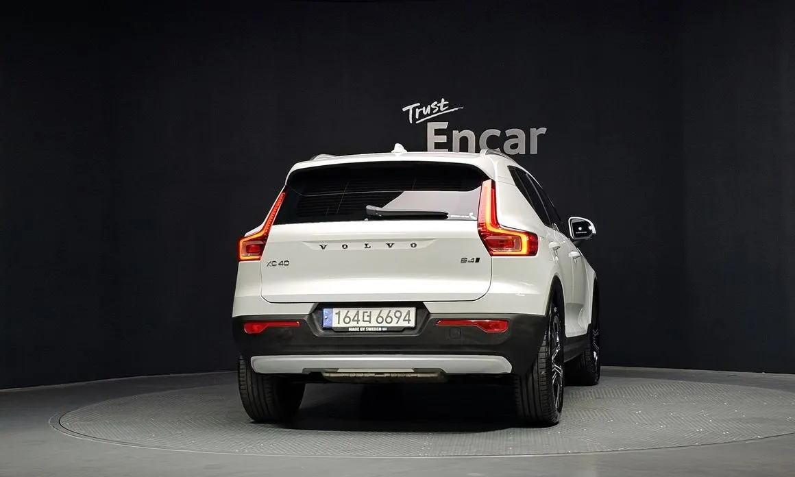 Volvo XC40 — фото 2
