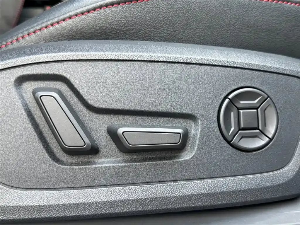 Audi Q3 Sportback — фото 10