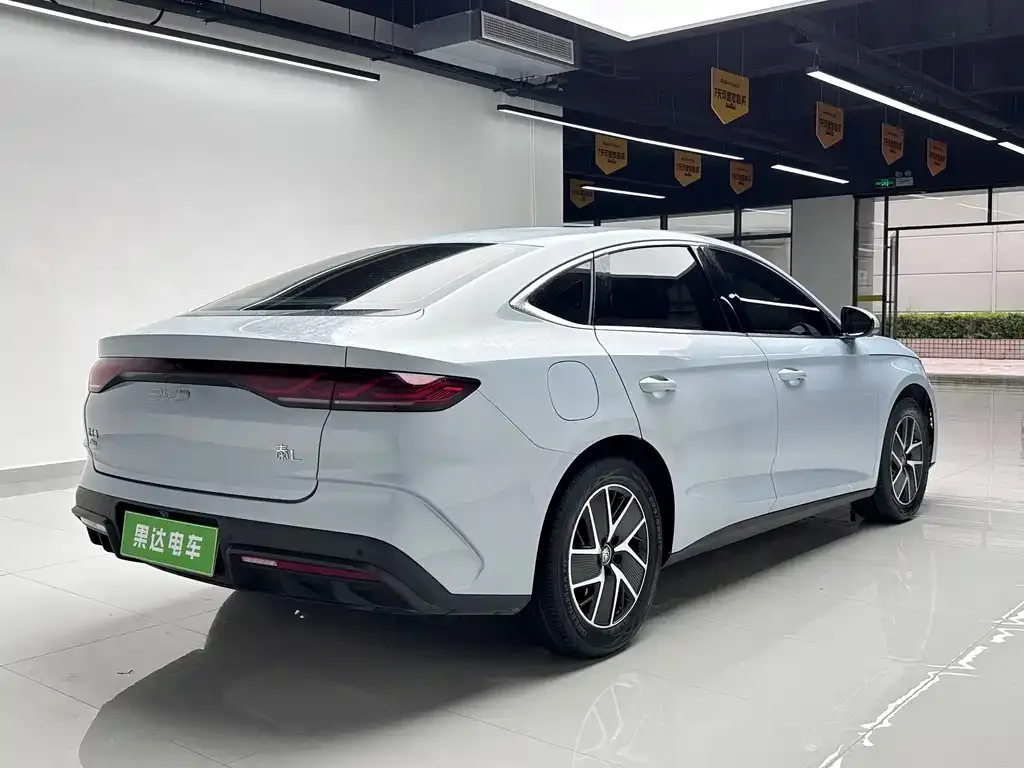 BYD Qin L — фото 10