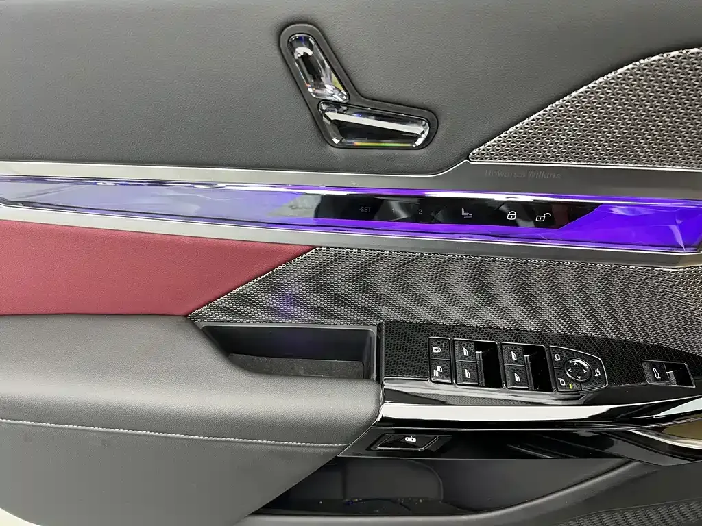 BMW 7 Series — фото 9