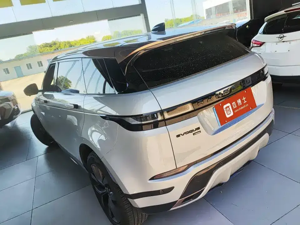 Land Rover Evoque — фото 10