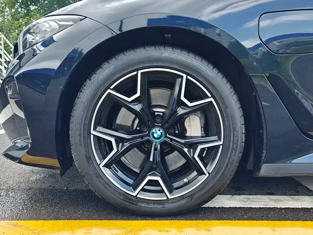 BMW i3 — фото 9