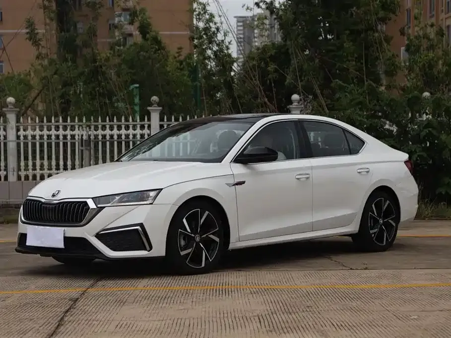 Skoda Octavia — фото 1