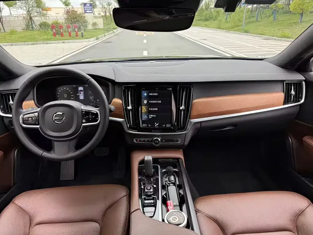 Volvo S90 — фото 3