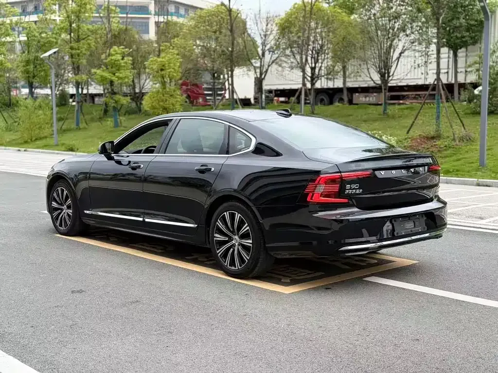 Volvo S90 — фото 9