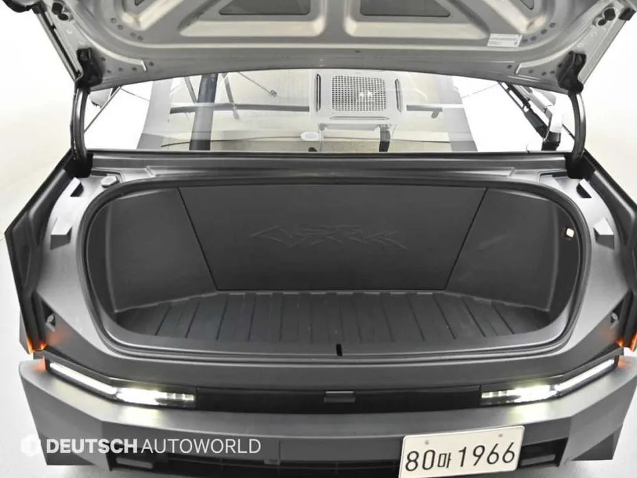 Tesla Cybertruck 2024 из KR, фото 7