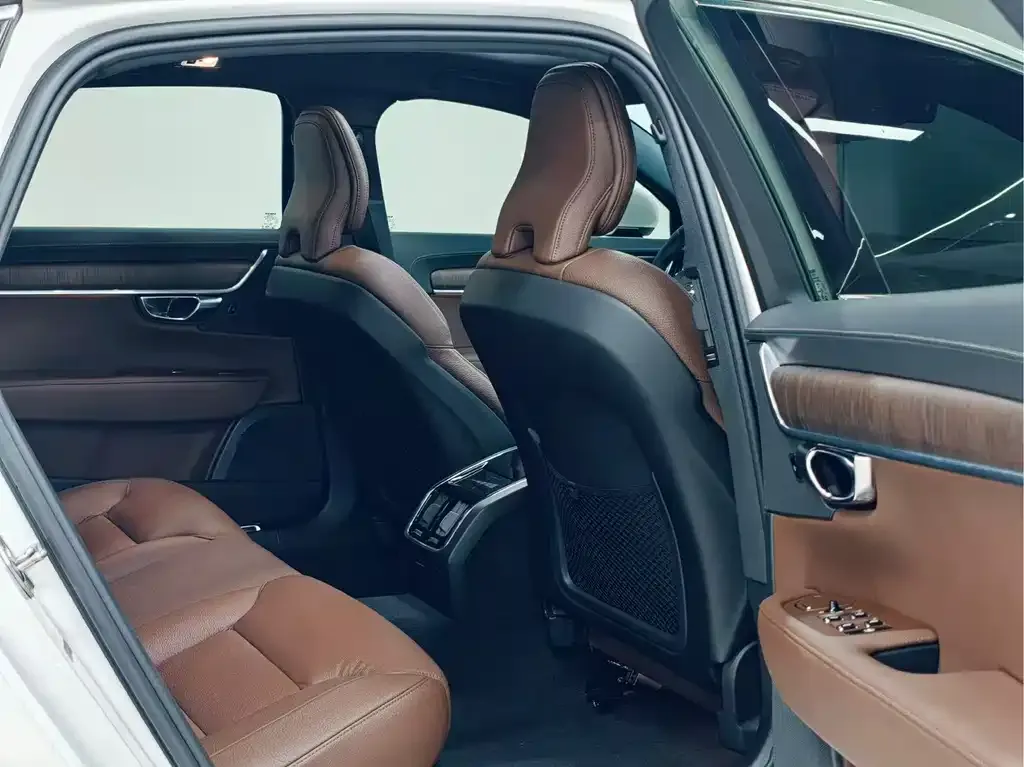 Volvo S90 — фото 7