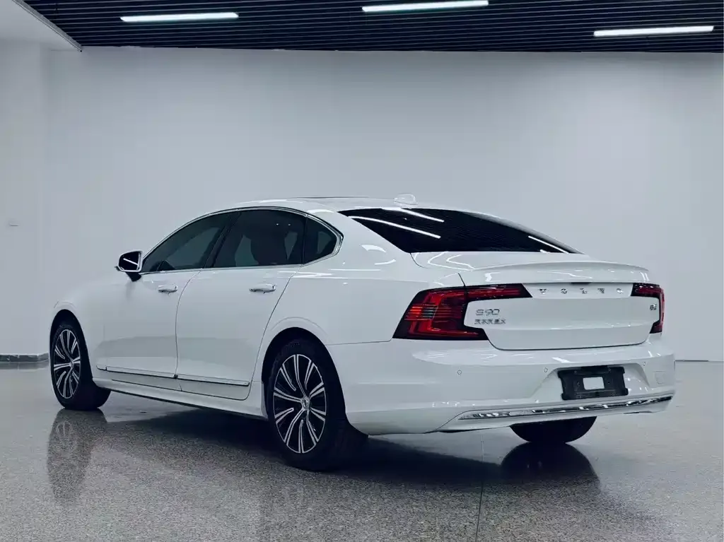 Volvo S90 — фото 2