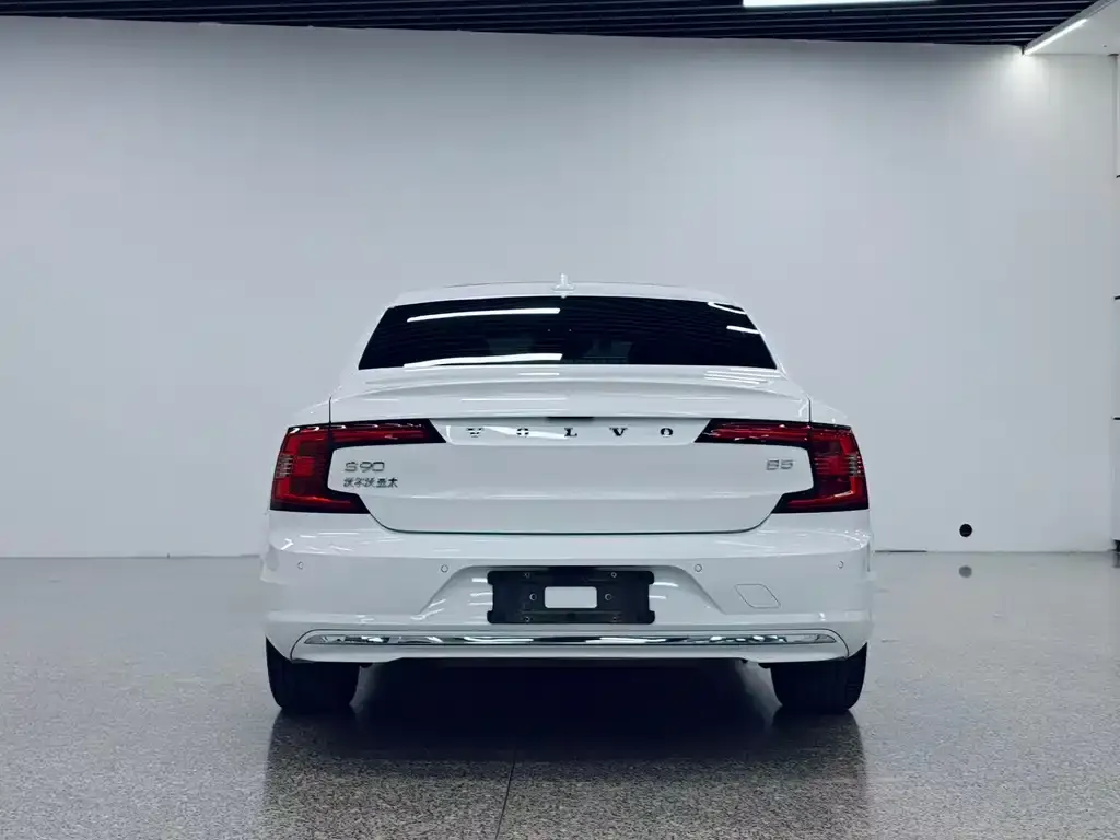 Volvo S90 — фото 4