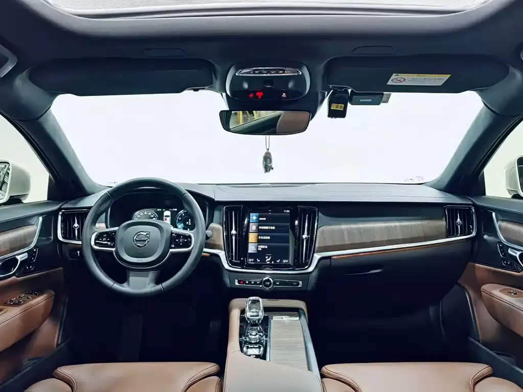 Volvo S90 — фото 8