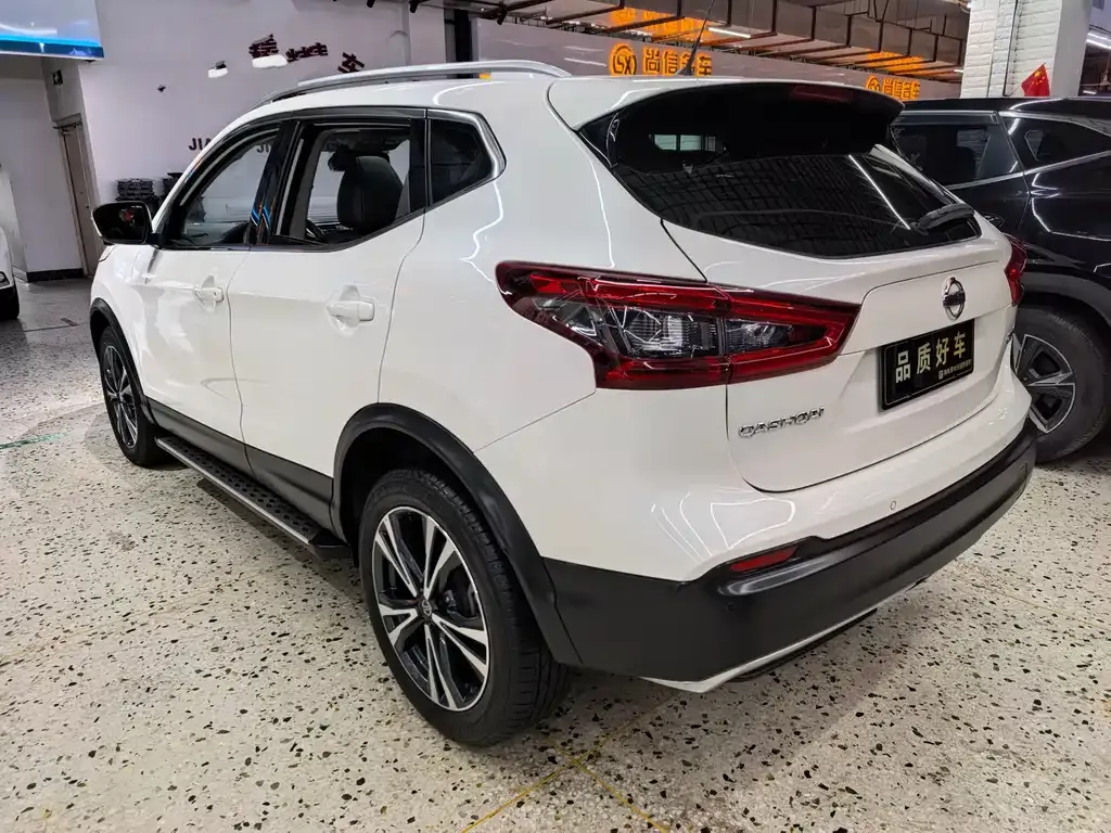 Nissan Qashqai — фото 4
