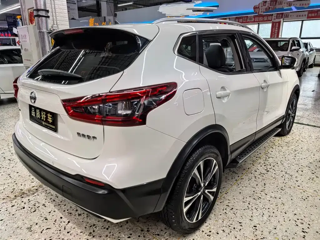 Nissan Qashqai — фото 8