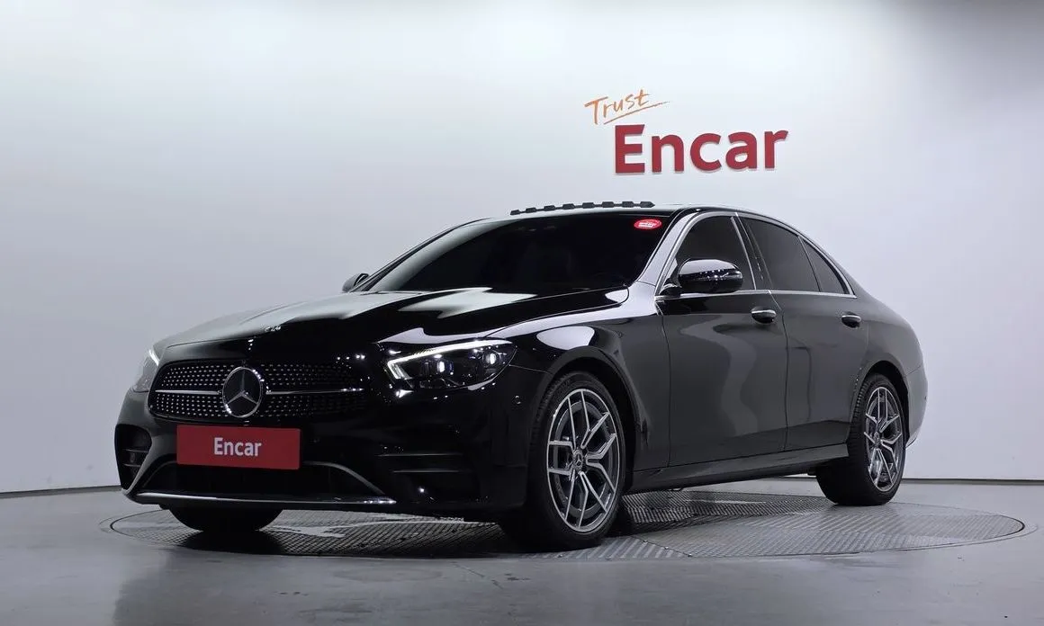 Mercedes-Benz E-Class — фото 1