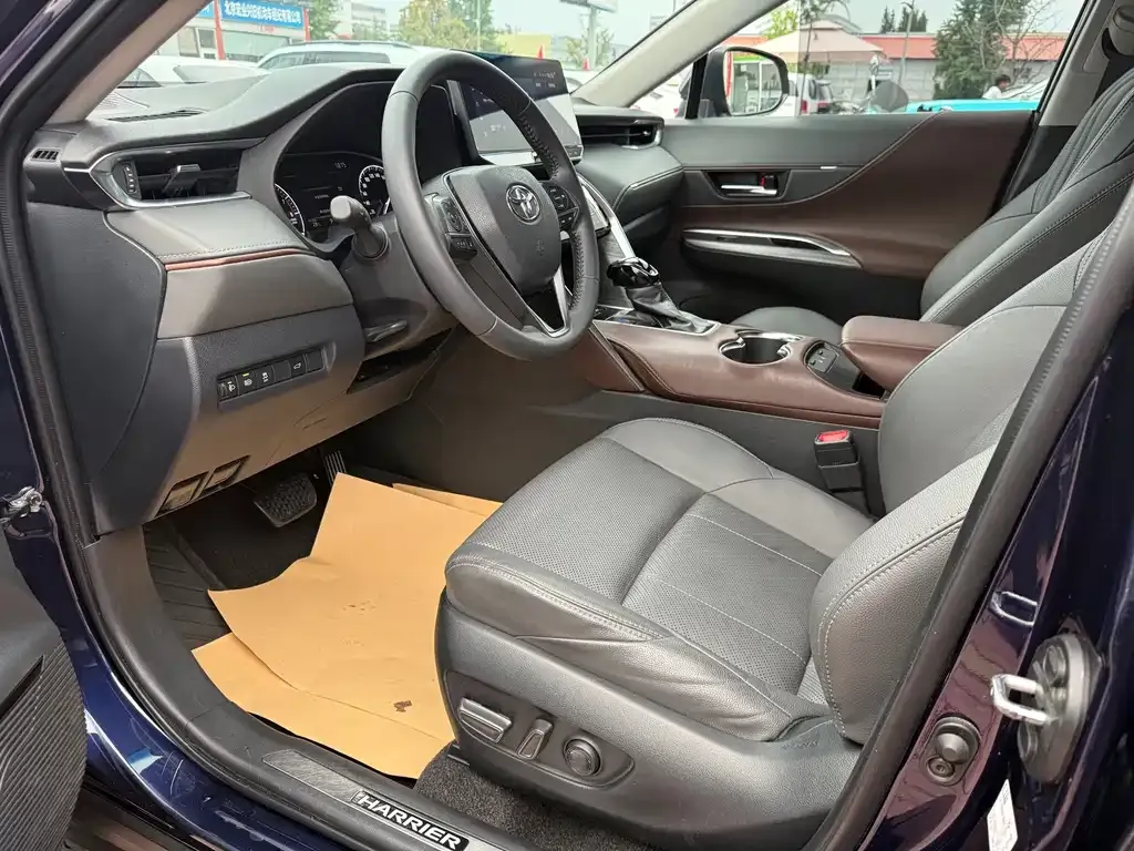 Toyota Harrier — фото 7