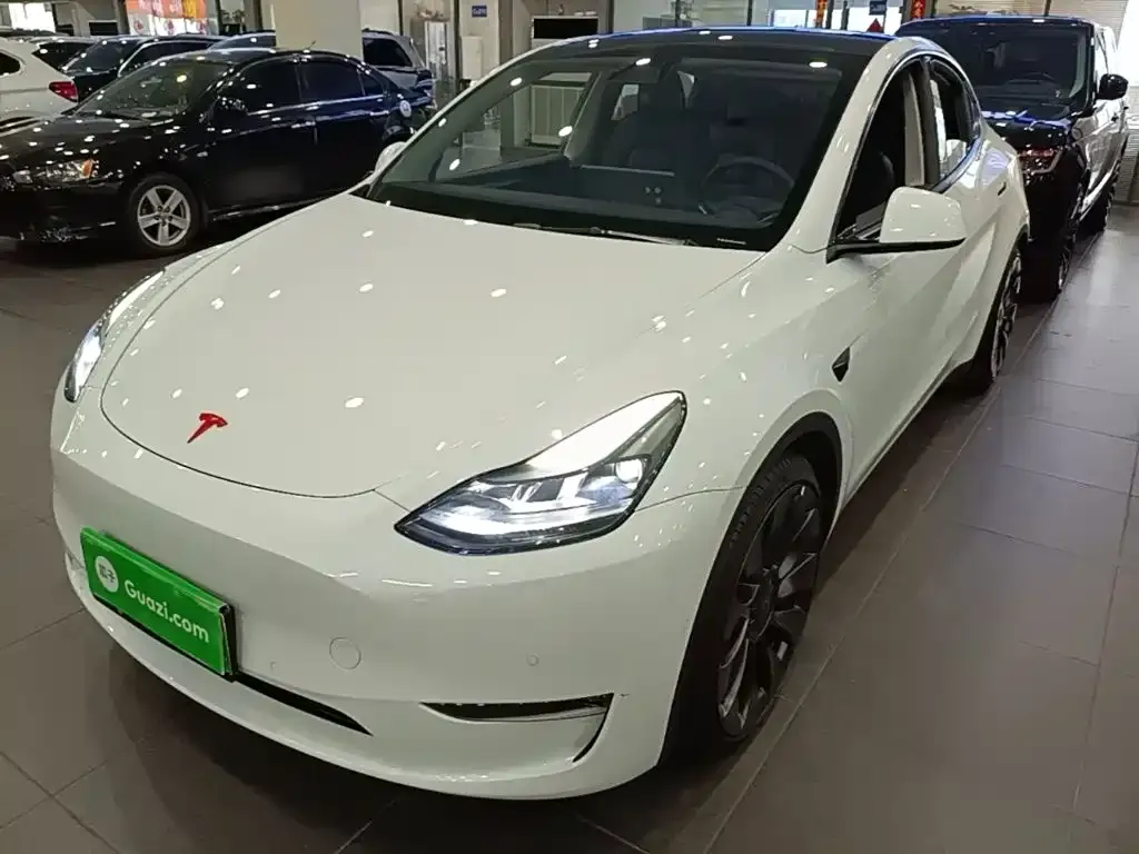 Tesla Model Y — фото 7